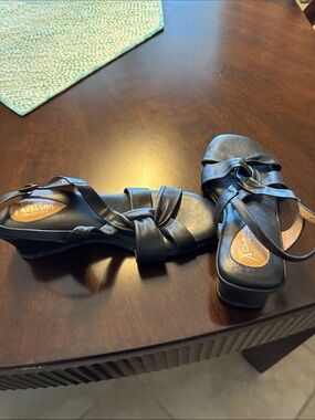 Black Knotted Strap Women's Sandals